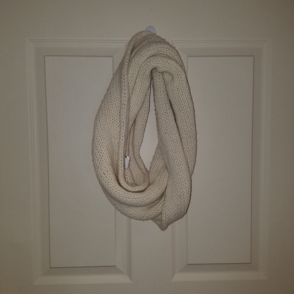Infinity scarf
